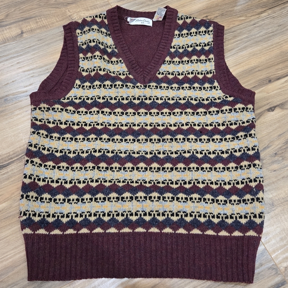 Pierre Cardin Vintage Men's Burgundy Patterned V-Neck Sweater Vest